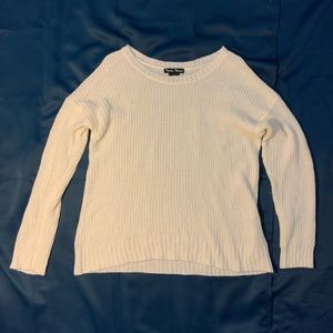 Like-New Sweatshirt by Trendy Threads